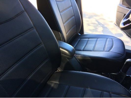 Авточехлы на Lada Priora