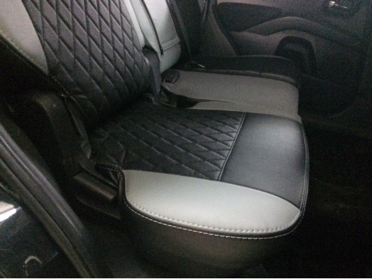 Авточехлы на Peugeot 4007